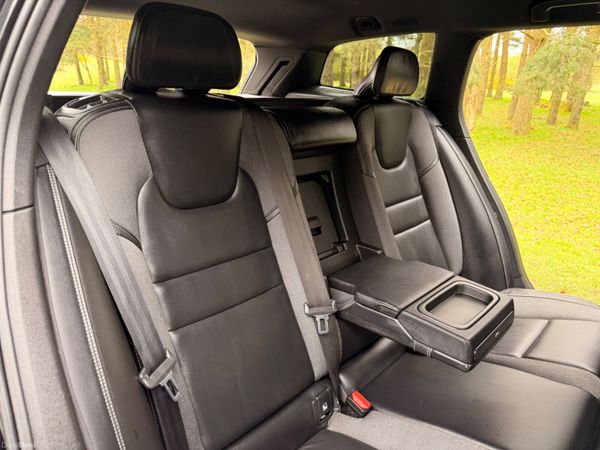 Volvo V60 2021 AWD R Design 384461702