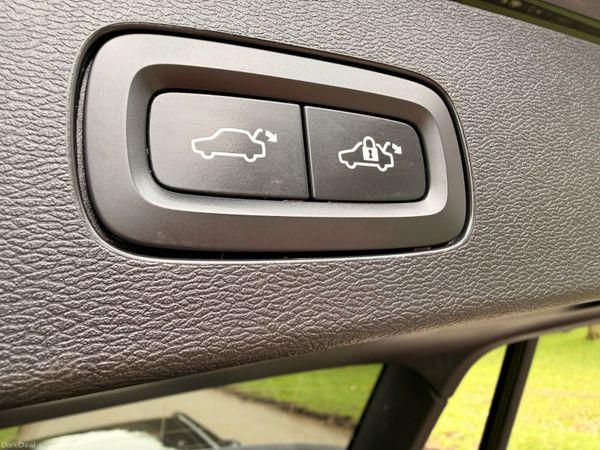 Volvo V60 2021 AWD R Design 384461704