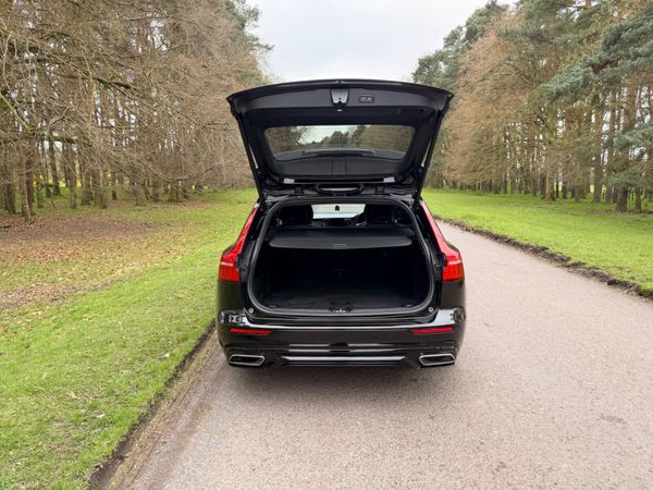 Volvo V60 2021 AWD R Design 384461708