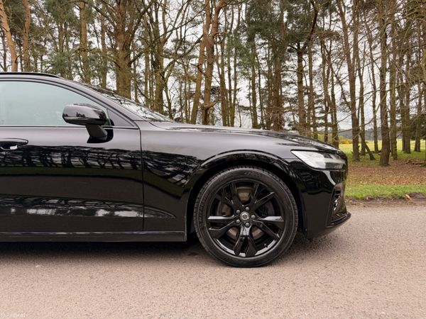 Volvo V60 2021 AWD R Design 384461710