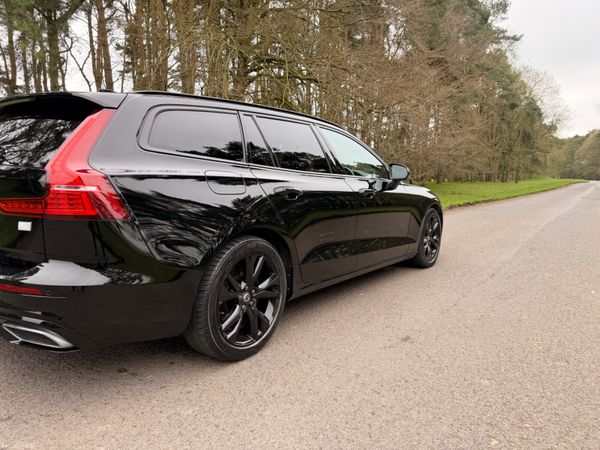 Volvo V60 2021 AWD R Design 384461712