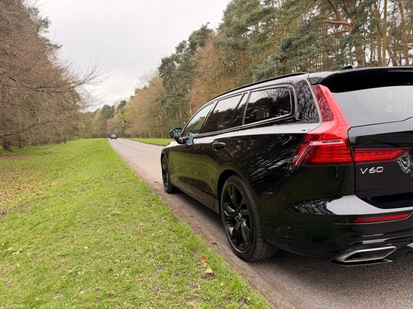 Volvo V60 2021 AWD R Design 384461714