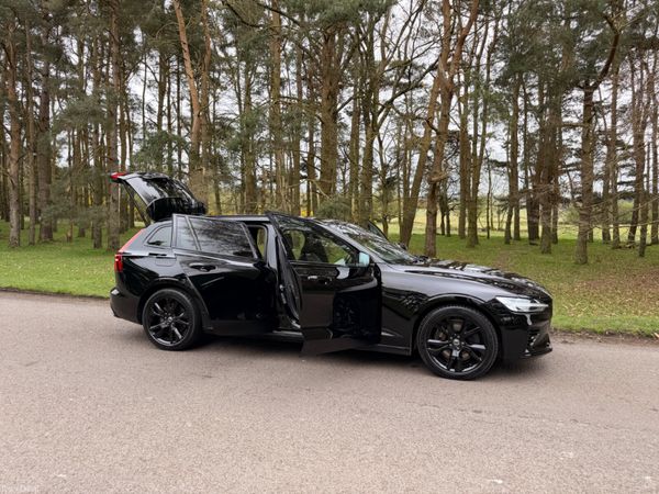 Volvo V60 2021 AWD R Design 384461716
