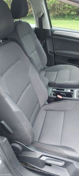 Volkswagen Golf 2016 384465896