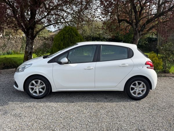 Peugeot 208 1 owner 384480980