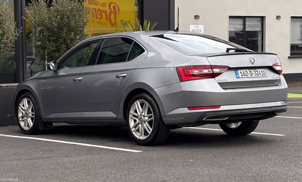 2016 Skoda Superb *SUNROOF*LEATHER INTERIOR * 384426616