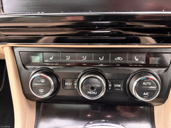 2016 Skoda Superb *SUNROOF*LEATHER INTERIOR * 384426626