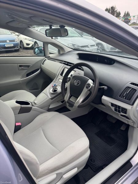 Toyota Prius hybrid automatic 384428498