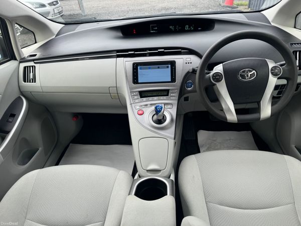 Toyota Prius hybrid automatic 384428504
