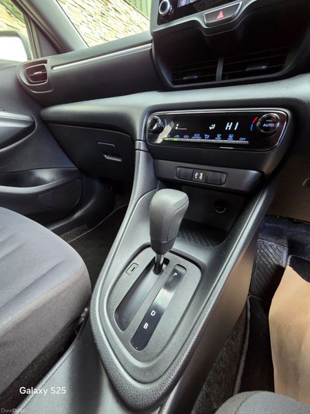 Toyota Yaris 2021 HYBRID 384563824