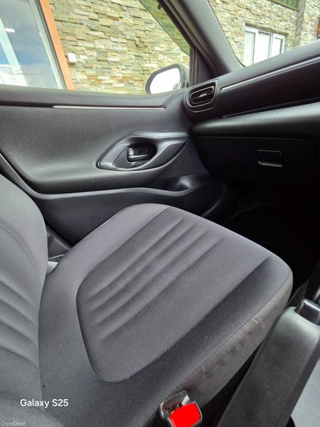 Toyota Yaris 2021 HYBRID 384563834