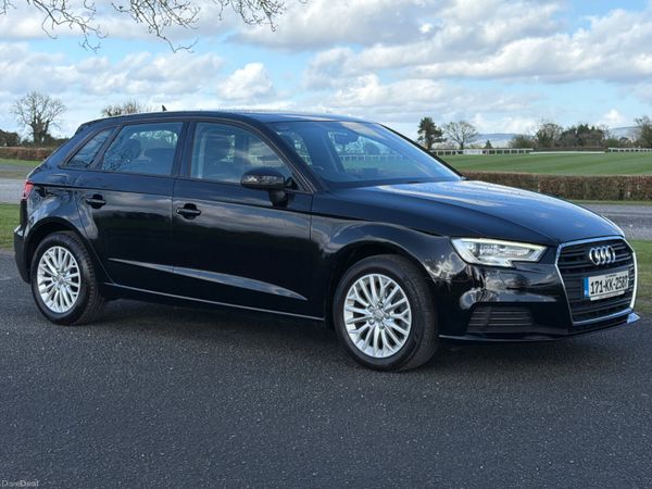 Audi A3 2017 TDI 1.6 only 66000 KM 384569214