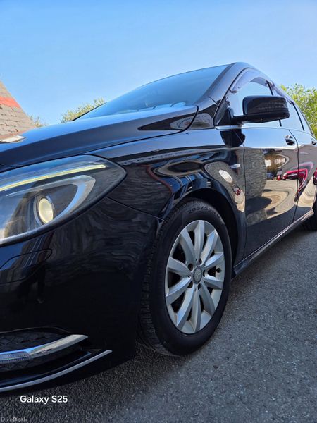 Mercedes B 180 AMG SPEC 384570338