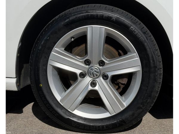 Volkswagen Golf 1.6 TDI MATCH BLUEMOTION 105PS 5 5 384591410