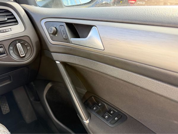 Volkswagen Golf 1.6 TDI MATCH BLUEMOTION 105PS 5 5 384591420