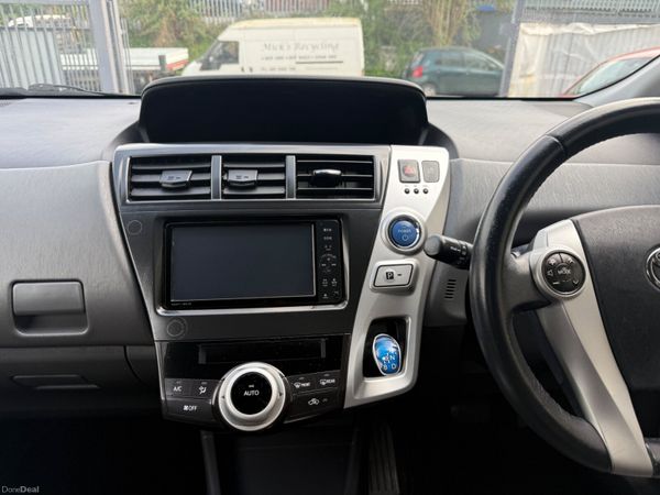 2012 Toyota Prius Alpha 7 Seater 1.8 Hybrid 384597944