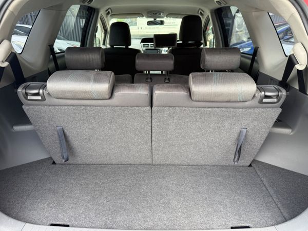 2012 Toyota Prius Alpha 7 Seater 1.8 Hybrid 384597938