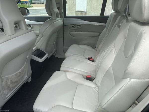 Volvo XC90 D5 AWD MOMENTUM GT 5DR AU AUTO 384501562