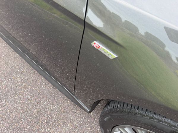 Ford Focus St - line 120 bhp 384517834