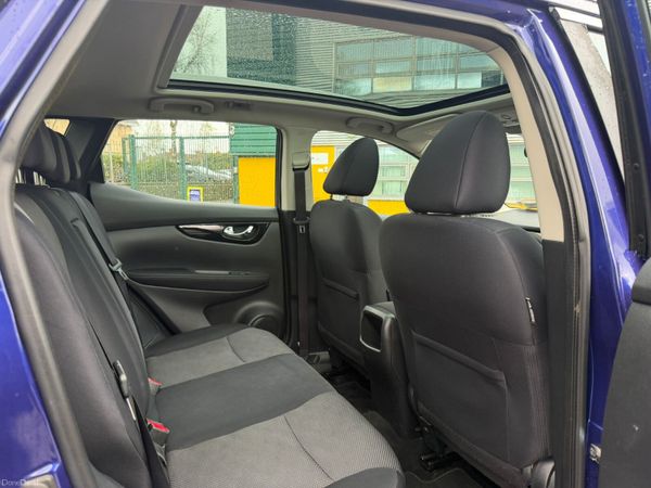 Nissan Qashqai 1.2 Petrol Pan Roof 384525752