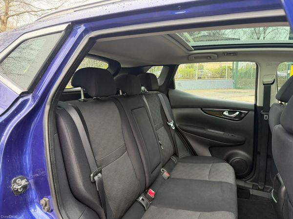 Nissan Qashqai 1.2 Petrol Pan Roof 384525754