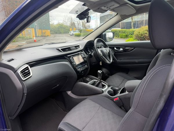 Nissan Qashqai 1.2 Petrol Pan Roof 384525756