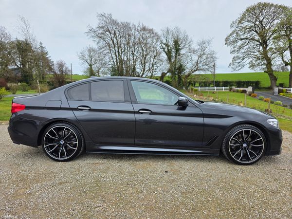 BMW 5-Series 2017 384535946