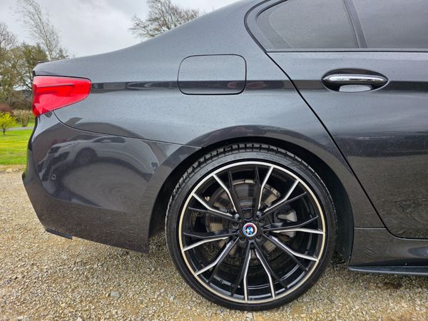 BMW 5-Series 2017 384535950