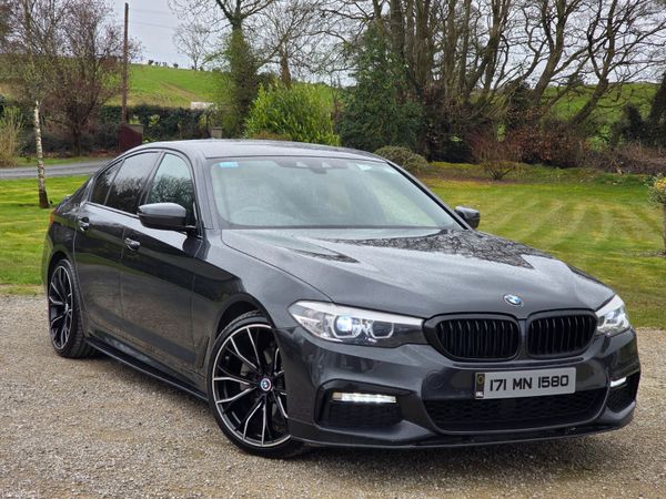 BMW 5-Series 2017 384535958