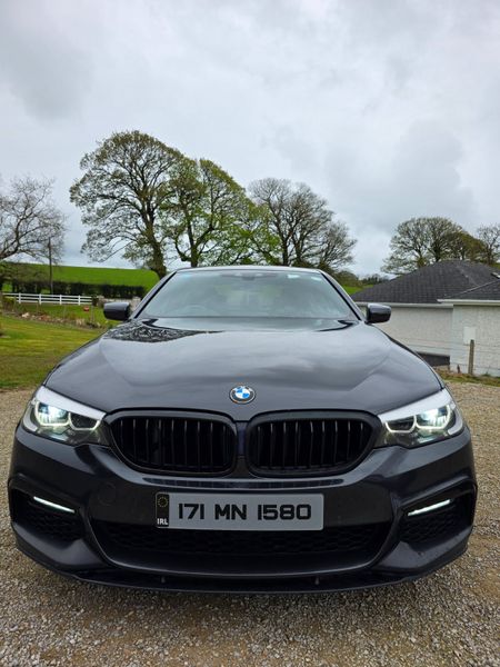 BMW 5-Series 2017 384535938