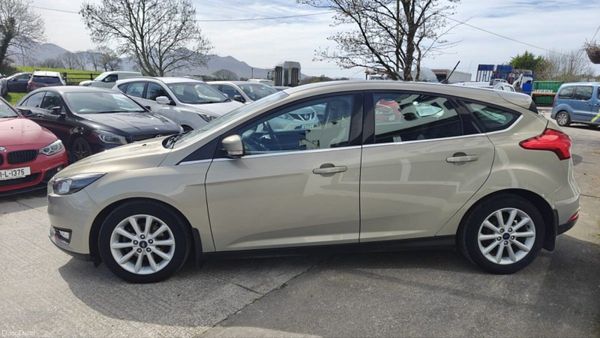 Ford Focus 1.5 TDCi 95PS Titanium 384657282