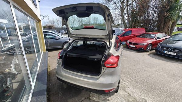 Ford Focus 1.5 TDCi 95PS Titanium 384657284
