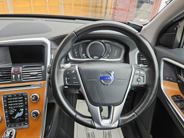 VOLVO XC60 SE LUX D4 AUTO 384664520