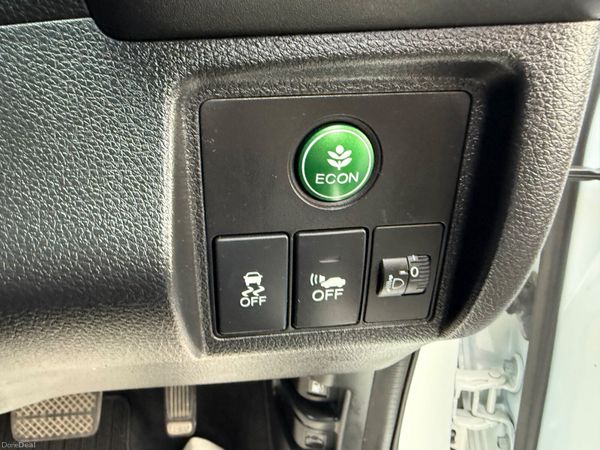 Honda Vezel 2015 384665680