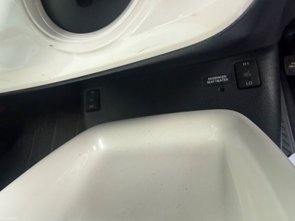 2017 Toyota Prius Hybrid Auto/ G leather Top spec 384665986