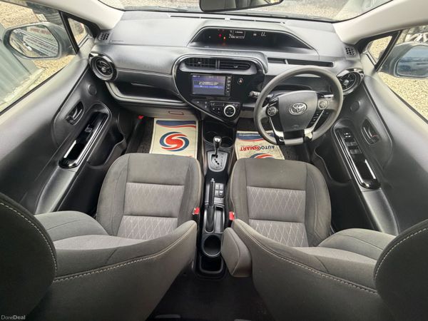 Toyota aqua 2019 384694384