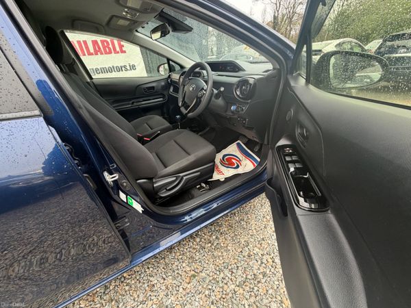 Toyota Auqa 2016 384698352