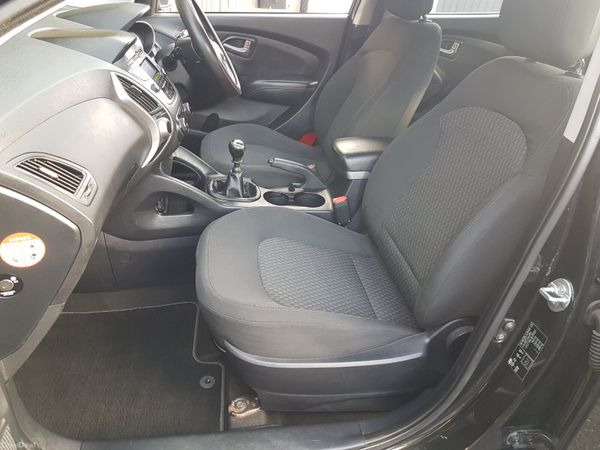 HYUNDAI IX35.. LOW KM...NCT PASS TODAY 384603890