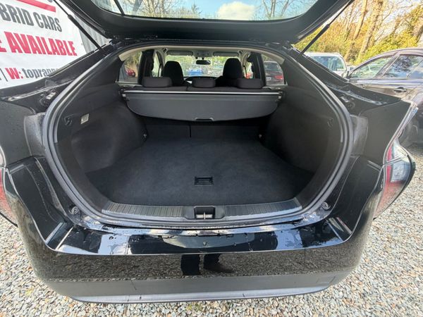 Toyota Prius 2018 384607352