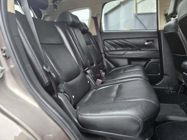 MITSUBISHI OUTLANDER PHEV // NCT AND TAX 384608212