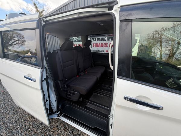 Nissan Serena 2017 384609396