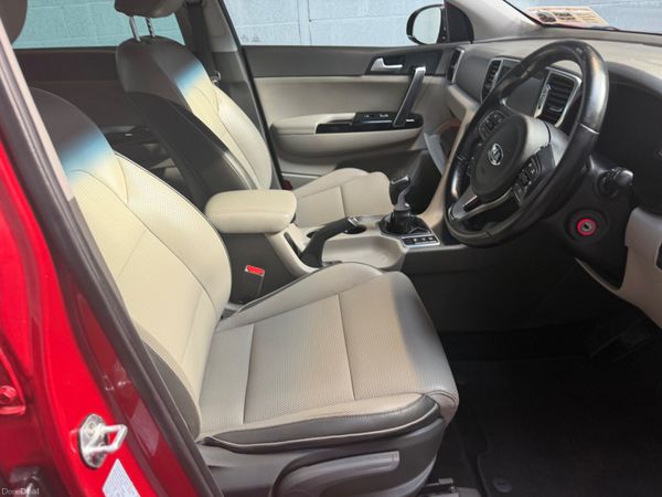 2017 KIA SPORTAGE       PLATINUM  MODEL ! 384612060