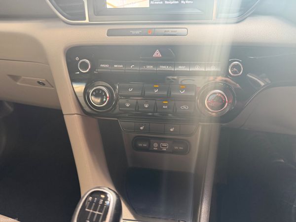 2017 KIA SPORTAGE       PLATINUM  MODEL ! 384612068