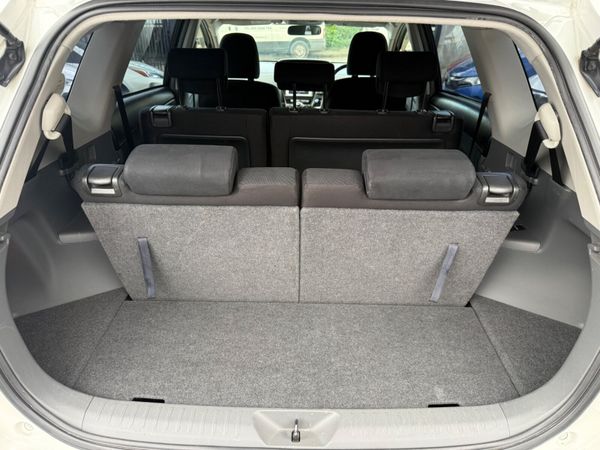 2013 Toyota Prius Alpha 7 Seater 1.8 Hybrid 384616842