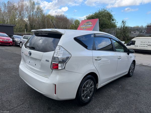 2013 Toyota Prius Alpha 7 Seater 1.8 Hybrid 384616854