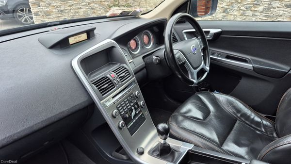 2011 Volvo XC60 2.0D DRIVE LUX LEATHER 384767540