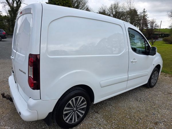 Peugeot Partner 2018 384771890