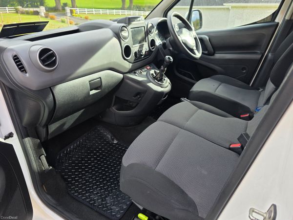 Peugeot Partner 2018 384771896