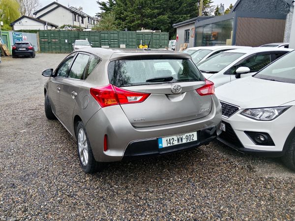 Toyota Auris 1.3 Manual 384792374