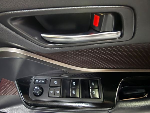 2018 Toyota C-HR 1.8 Hybrid Automatic 384700996